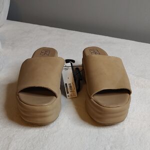 No Boundaries Tan Women's Sandals